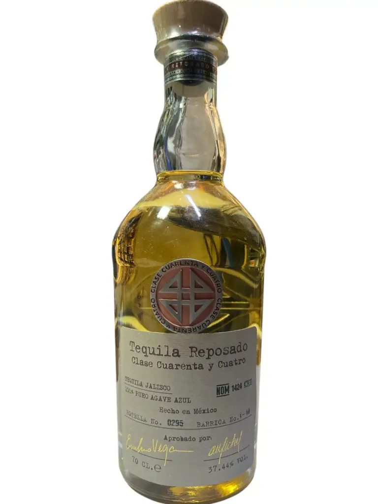 TEQUILA REPOSADO CLASE CUARENTA Y CUATRO 70CL